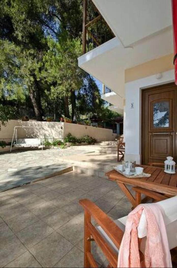 Aparthotel The Pine Trees à Agnontas Extérieur photo