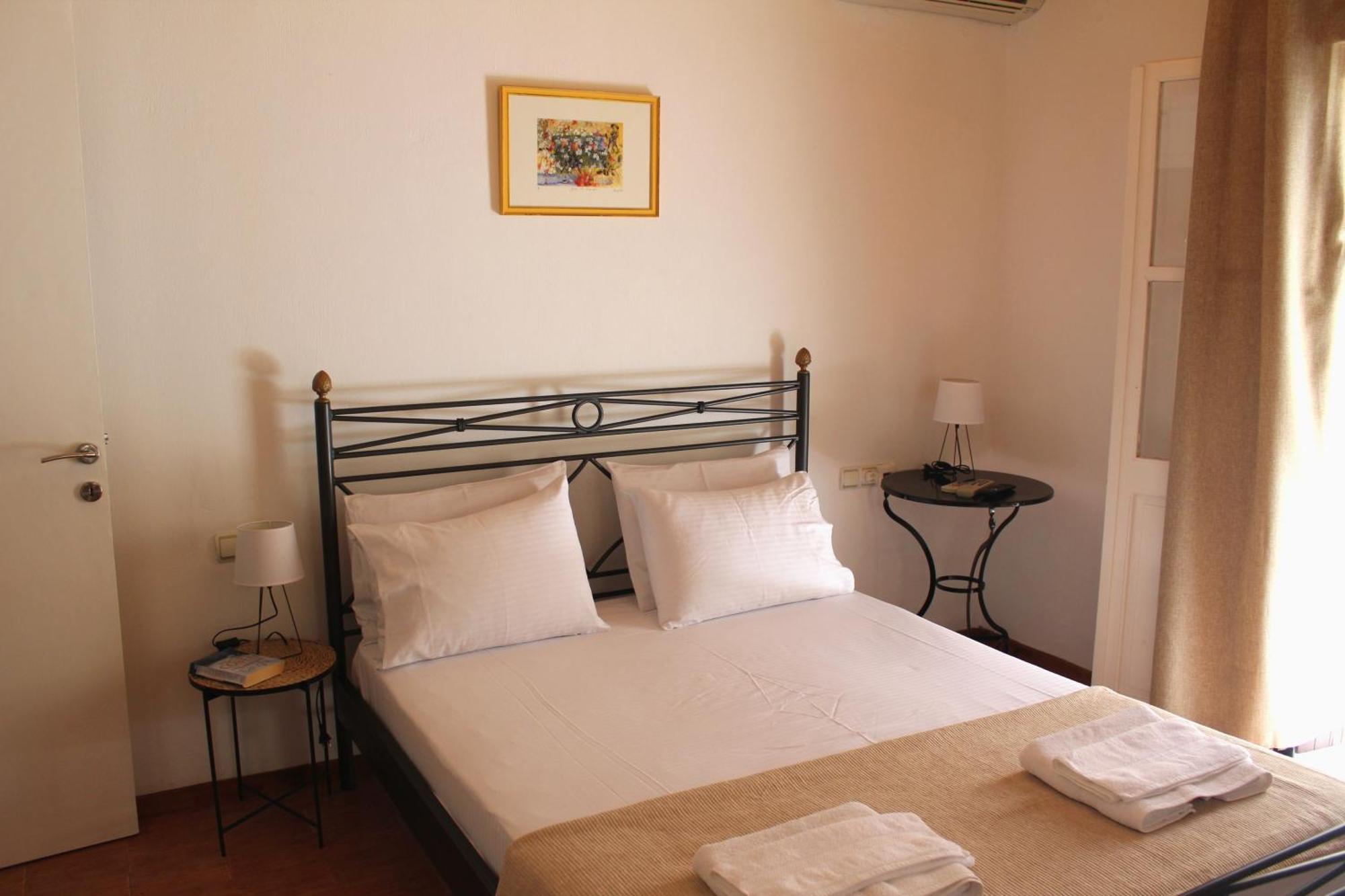 Aparthotel The Pine Trees à Agnontas Extérieur photo