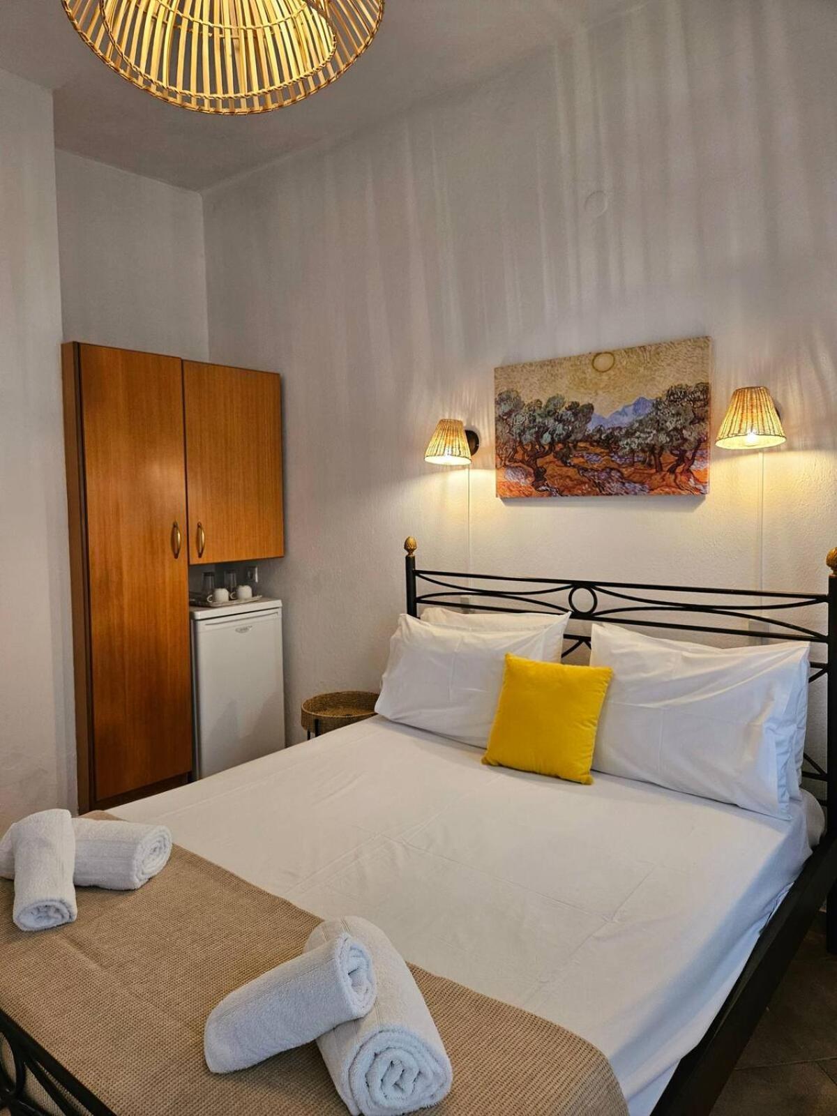 Aparthotel The Pine Trees à Agnontas Extérieur photo